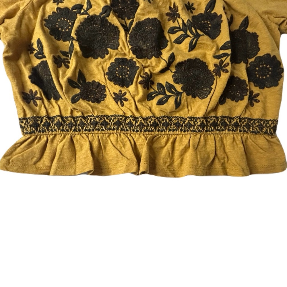 American Eagle Embroidered Size Medium Top - Picture 8 of 9